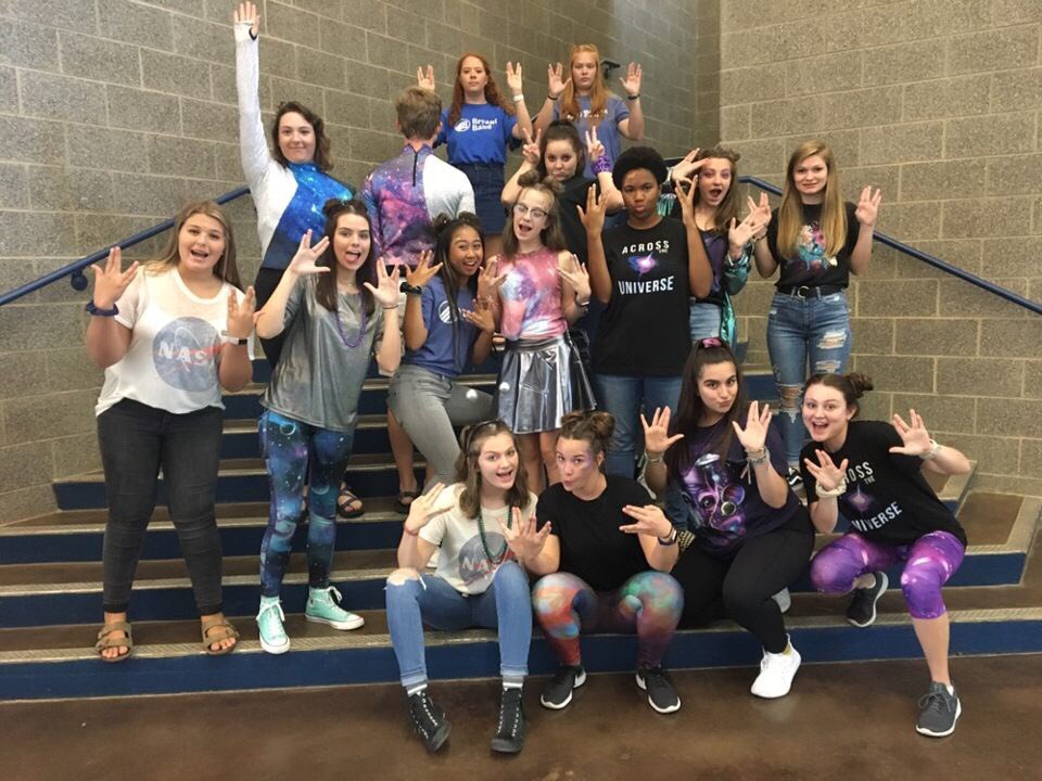 BHS_YB's tweet photo. It’s Friday the 13th and we are feeling OUT OF THIS WORLD 🌌🌎🌑⭐️💫 @Hornet_TD_Club Is gonna do great against Bentonville West tonight!!! https://t.co/GbzqMV0TfU