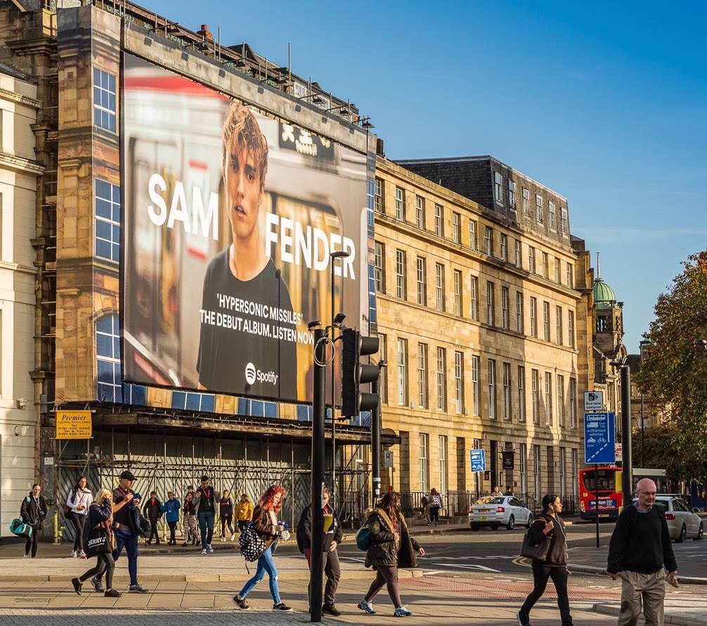 samfendermusic's tweet photo. Big love to @Spotify for putting a fucking massive picture of me heed in the toon 💚 https://t.co/0AorCbJoZc