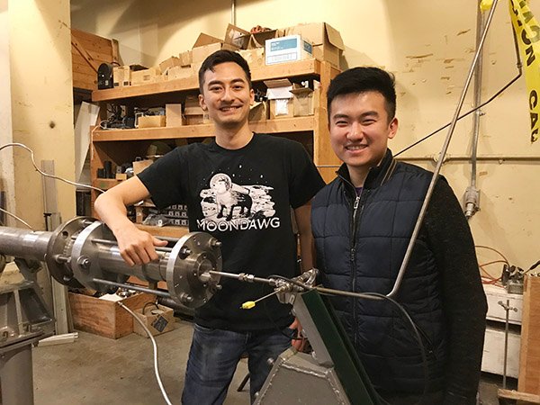 "We’ve only been landing robots on Mars smaller and way lighter than a Mini Cooper," says recent <a href="/UW/">University of Washington</a> master's graduate Charlie Yang. 
<a href="/UWaeroastro/">UW Aero & Astro</a> researchers are working on an approach to landing larger spacecraft: aa.washington.edu/news/article/2… | #UWinnovates