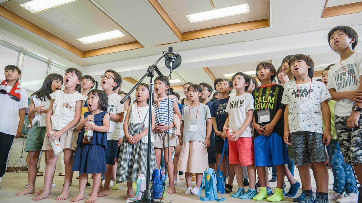 iammine_jp's tweet photo. 子供達の想いは歌詞となり、人生初レコーディング。

その歌声はCDとなり、全国の故郷へ。

#堤晋一 #染谷西郷 #funkist #iammine https://t.co/F5e3kMExvN
