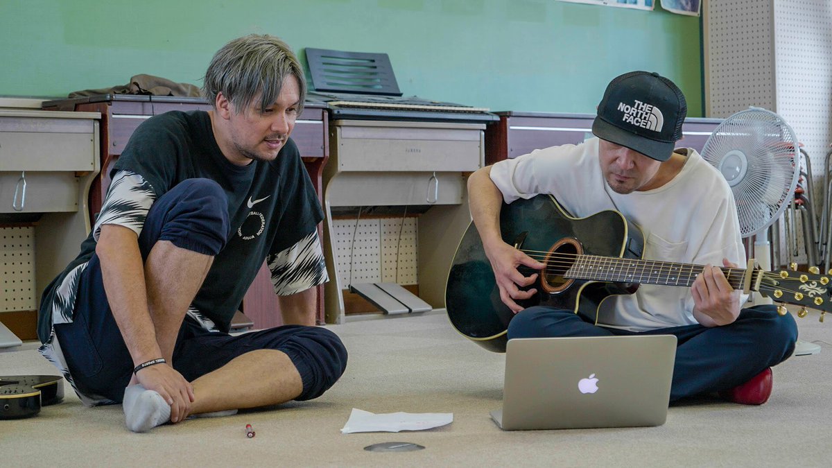 iammine_jp's tweet photo. 子供達の想いは歌詞となり、人生初レコーディング。

その歌声はCDとなり、全国の故郷へ。

#堤晋一 #染谷西郷 #funkist #iammine https://t.co/F5e3kMExvN