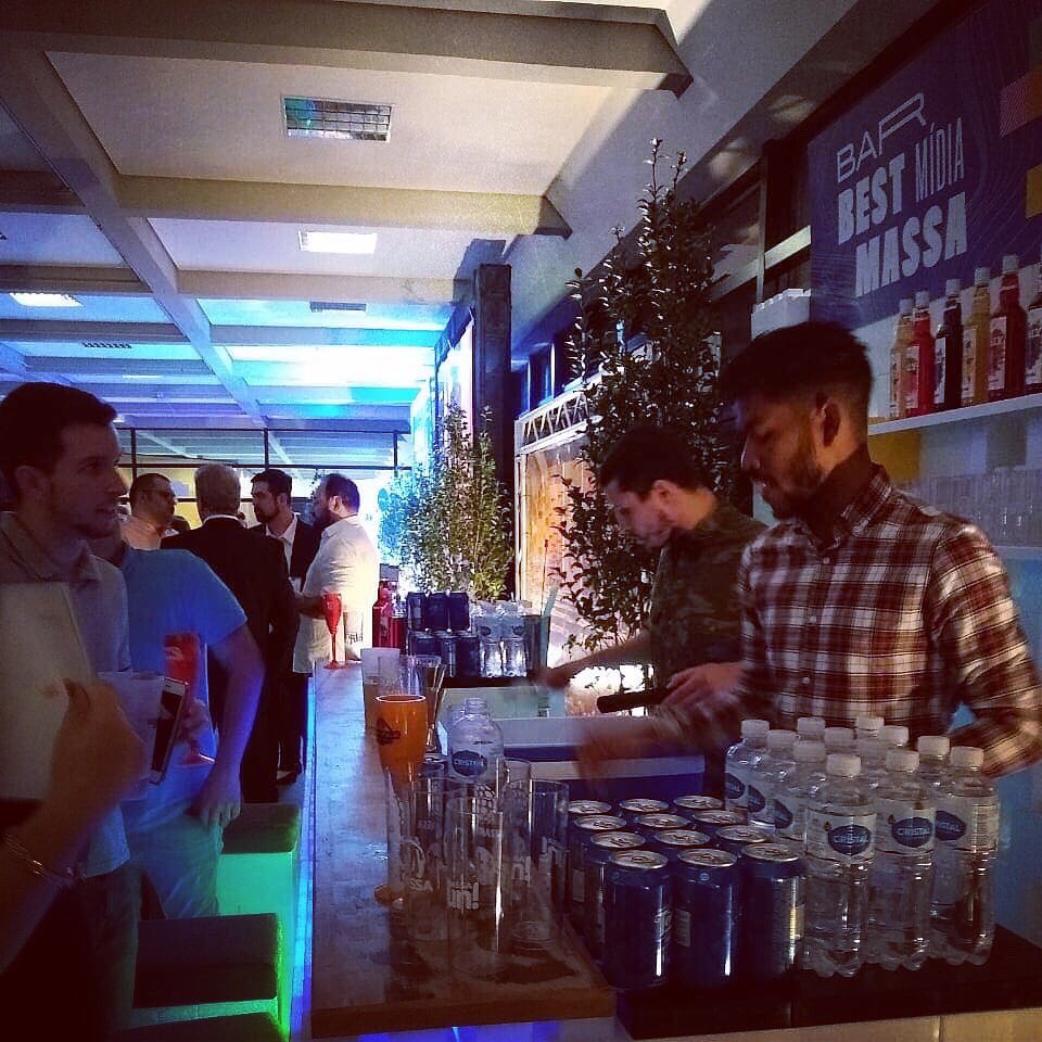 EverBlock's tweet photo. Light up your next event with #EverBlock's translucent blocks! Build event seating, tables, back walls and beverage bars that naturally attract people to them due to their fun and functional designs.
#everblocksystems #specialevent #portablebar #modularbar #uniquebar #modernbar https://t.co/d32HoLdzYM