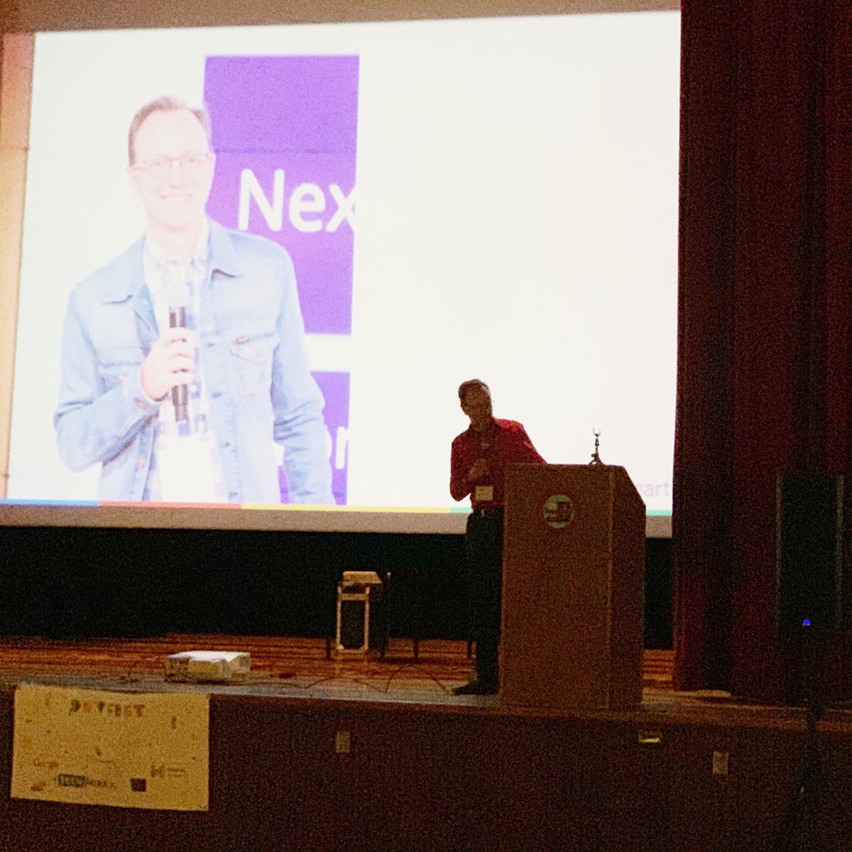 Serverless Containers and Cloud Run! <a href="/martinomander/">Martin Omander 🇺🇦 🇺🇸 🇸🇪</a> #devfest19 #gdgla