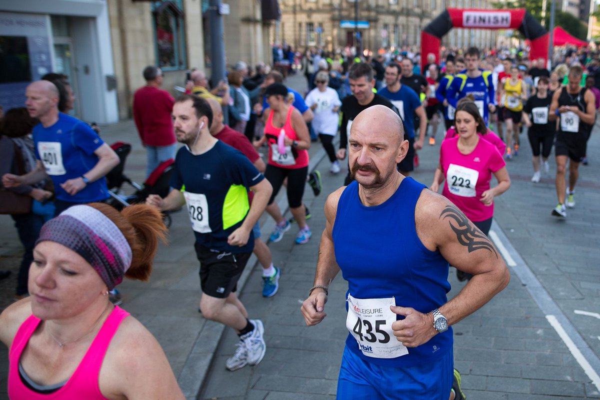 BIGEventSeries's tweet photo. Calling all @RunEnglishHalf #Warrington, special offer for all entrants if you show us your race number, £15 on the day entry. You've put the training in so join us on Sunday? See https://t.co/ZjlxwVAmKv for info. https://t.co/vYDXDZYtJ7