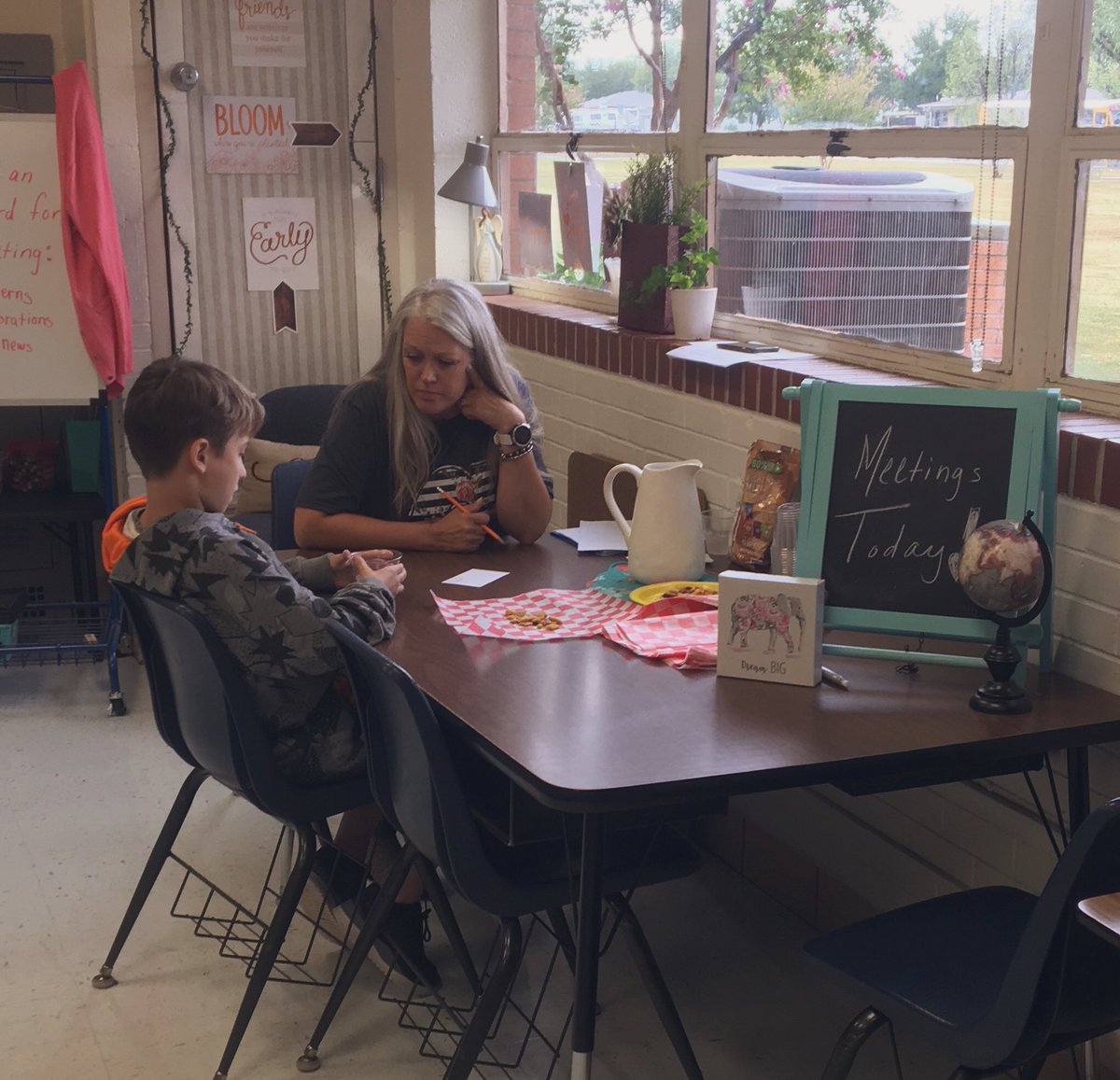 Guided math with student  conferences! A special meeting with snacks and a drink too! I wish I was in Mrs. Bloomfield’s class! 💯❤️#5thgrademath #wfisd #meetingstoday <a href="/MelBloomfield48/">Melanie Bloomfield</a> <a href="/WFISDschools/">Wichita Falls ISD</a>