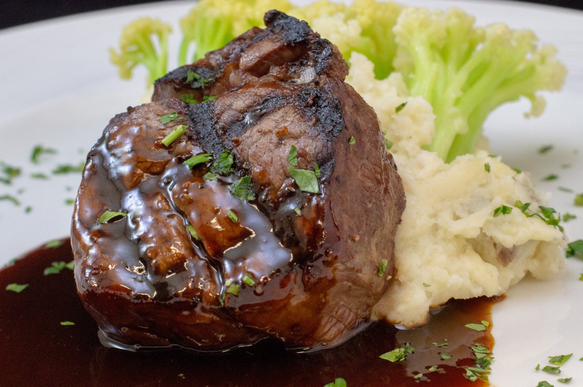 modernround's tweet photo. Chef is prepping for Arizona Restaurant Week 9/20-9/29. Enjoy this beauty as part of a 3 course meal for a great deal! #filetmignon #dinner #dinnerideas #delicious #deliciousfood #deal #pairswellwithwine #yum #shooteatsip 🔫🥩🍷 https://t.co/ehVZFHnD9p