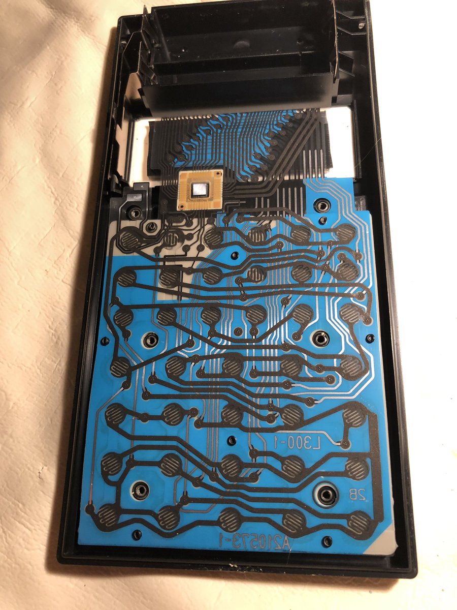 Os comunico con tristeza y desolación que mi calculadora Casio fx-82D ha dejado de funcionar tras casi cuarenta años de servicio. Os ruego una función algebraica por ella