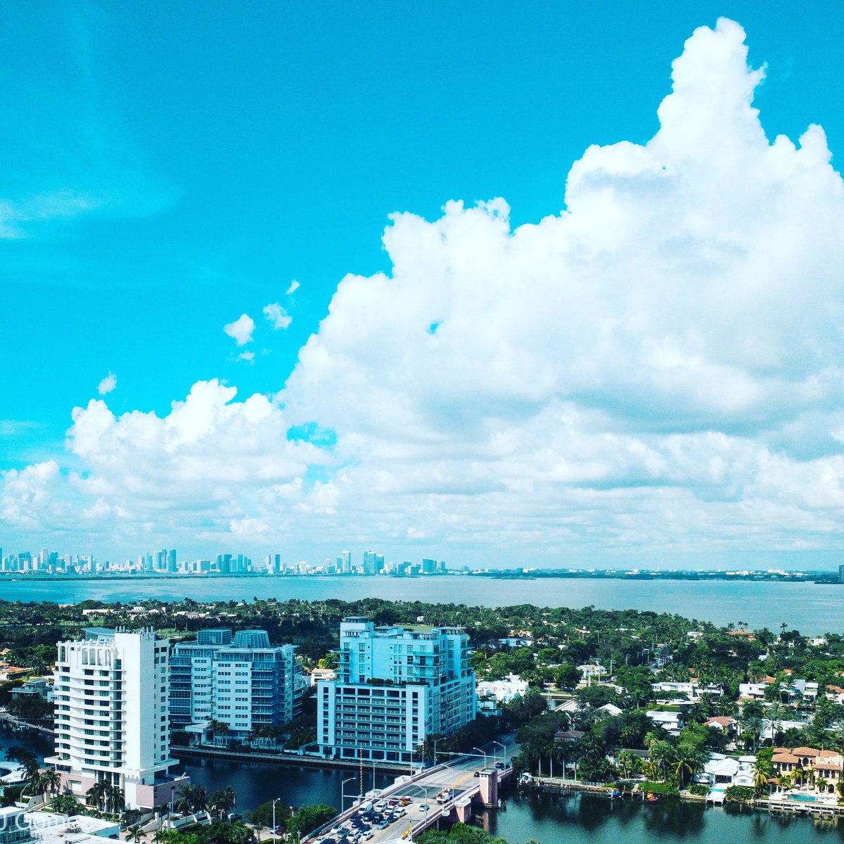 walterjmiami's tweet photo. Gorgeous city and Miami Beach view from Akoya Condo, located  on 63rd and Collins’s with direct access to the beach! For current leasing! 👉👉 DM for prices and tour schedules ! 
#miamibeachlifestyle #miamibeachlife #southoffifth #sobelife #sobelifestyle
#lincolnroad #miamibeach https://t.co/4dkYbQfvF0