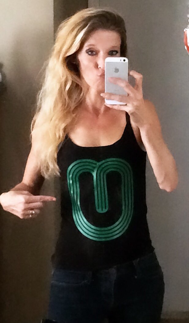 rachaelLruble's tweet photo. #Ugear is now a thing! @uSTADIUM https://t.co/BYZQjTLazi