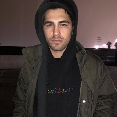 samoIdstory's tweet photo. #NewSamPic #LUMEERLOOKBOOK #ThanksJovi https://t.co/zeYexKyyCa