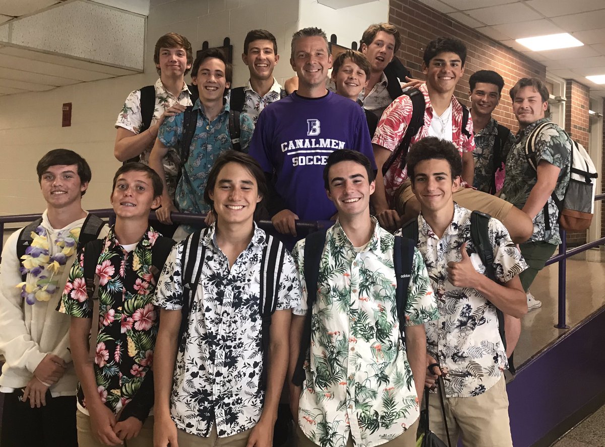 PrincipalCetner's tweet photo. Love the team spirit 🌴 of our boys soccer team - Good luck in your game against Mashpee today! #bournespirit @ScottAshworth21 @bournehs https://t.co/jMQntvEG2Q