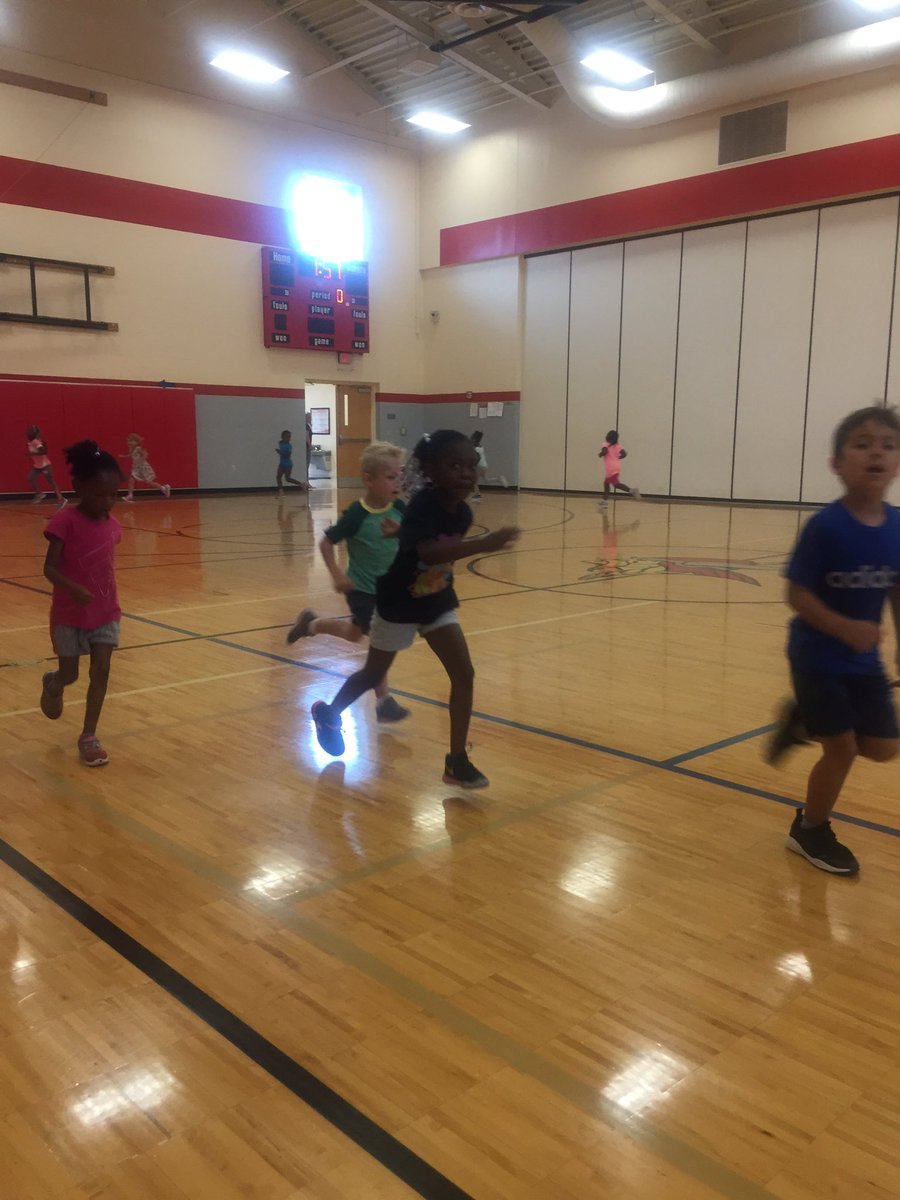 kidSENTERed's tweet photo. Gym day on Fri-Yay! Kinders have lots of energy...Donโt you wish you could bottle their energy๐๐ผโโ๏ธ๐๐ฝโโ๏ธ #UNIQUEathletes #MyOhioClassriom #Vikingdiff https://t.co/QJ54uYHf48