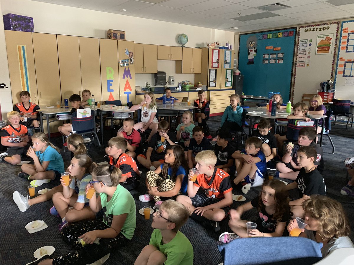 4thGarfield402's tweet photo. Having a “Because of Winn Dixie”, enjoying some egg salad sandwiches and dump punch. Even Otis came with the pickles. #grizzlytribe https://t.co/mlMWFlRwEL