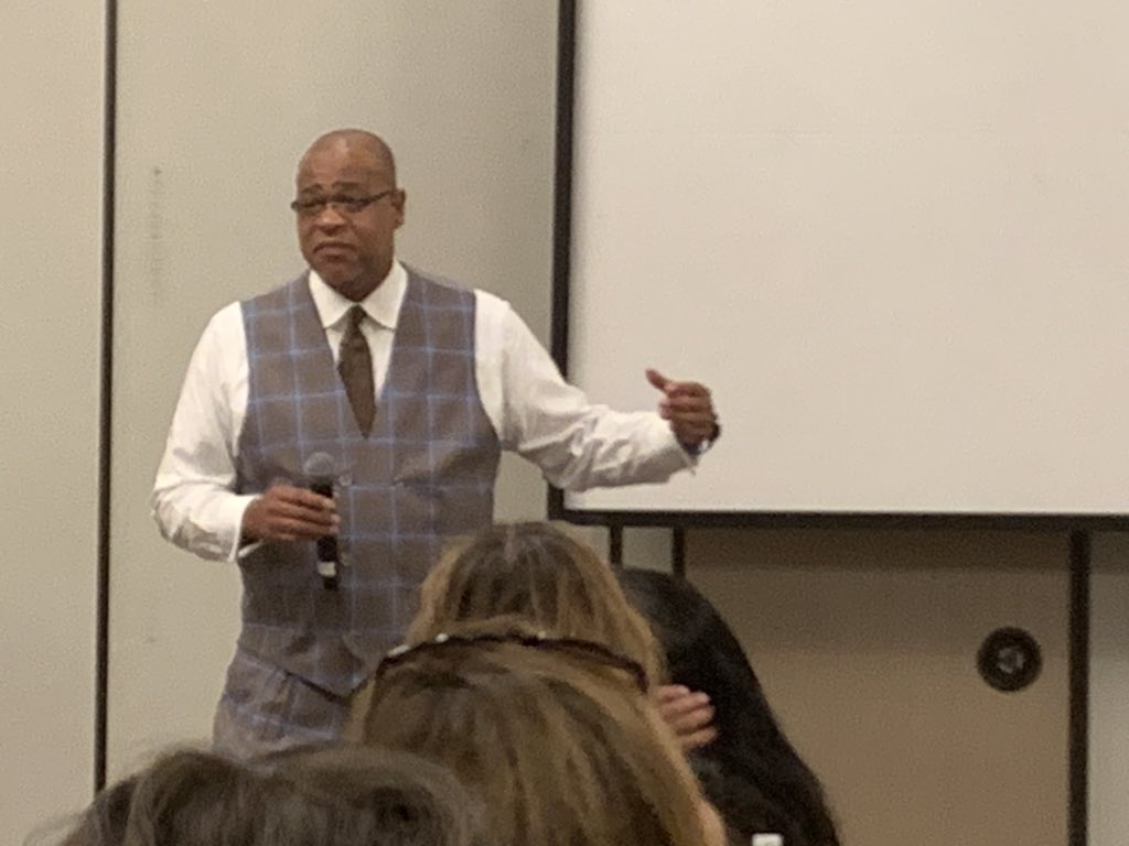 PrincipalKrantz's tweet photo. “There are two types of teachers, fire fighters and fire lighters. Both types are contagious. We need more fire lighters!” -“Edwin Lou Jarvis #ExcellenceThroughEquity @mrschoffma @JanMarie377 #ckh #equity #kidsdeserveit #tlap #capturingkidshearts https://t.co/pNoOeXLrWo