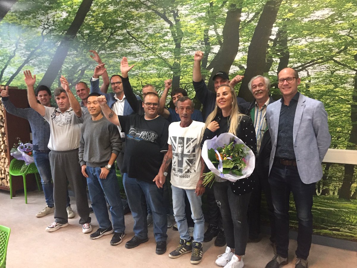 PrinsentuinMBO's tweet photo. Mooi samenwerkingsinitiatief van bedrijfsopleidingen van Curio, Werkgeversservicepunt (WSP) en Agridienst Uitzendbureau levert acht uitkeringsgerechtigden vanuit het UWV een baan op in de groensector. https://t.co/Bu3HVdVqQJ https://t.co/D1gZ9Ka4La