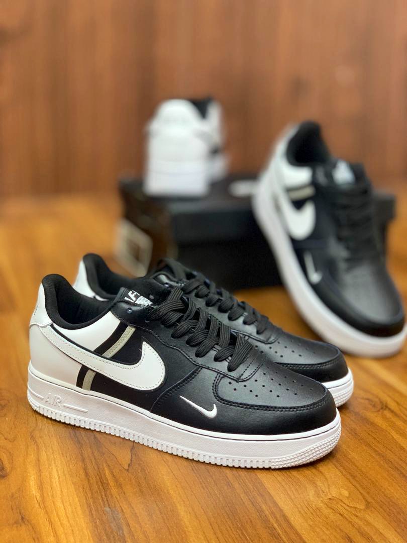 Never to be caught unfresh season it isCome through dripping in any our new sneakers this weekend now available in store Price: 25,000 eachSize: 39-45Same day delivery also available to your doorstep Pls help RT #Rihanna  #OwnIt  #BBNaija19