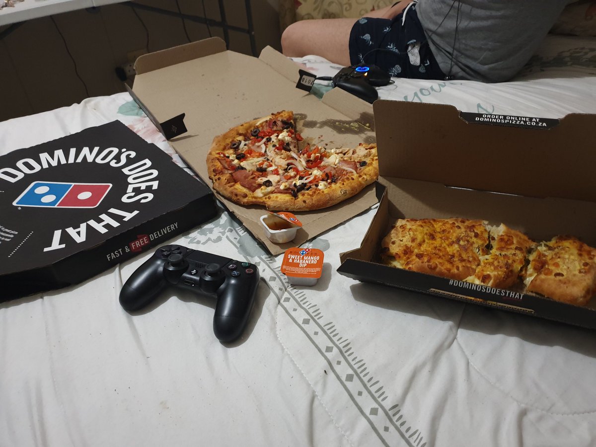 naaadelz's tweet photo. One thing about Dominos is it never disappoints. A true favourite. #ReviewUsForFree https://t.co/1iLAh6ttCf