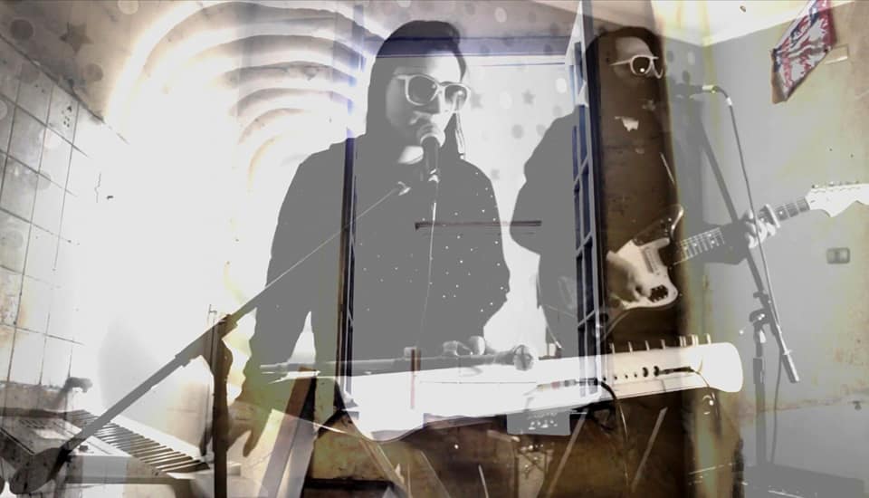 <a href="/LosOtros1/">Lost Otros</a> estrenan el video de Olvídame otro mes bit.ly/2lOmybC