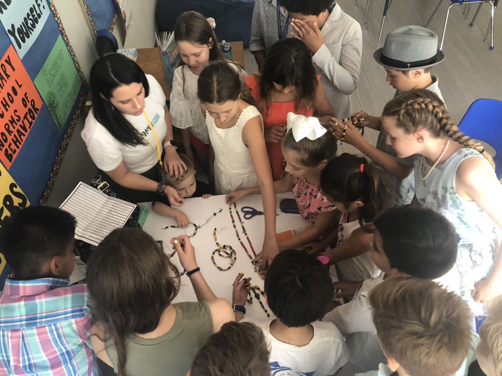 KA_teach's tweet image. Fun visit from @FDesenberg and Logan! More experiential learning on the body systems! Learning about Congenital diaphragmatic hernia (CDH). #aislearns #cdh #tinyhero #realhopeforcdh