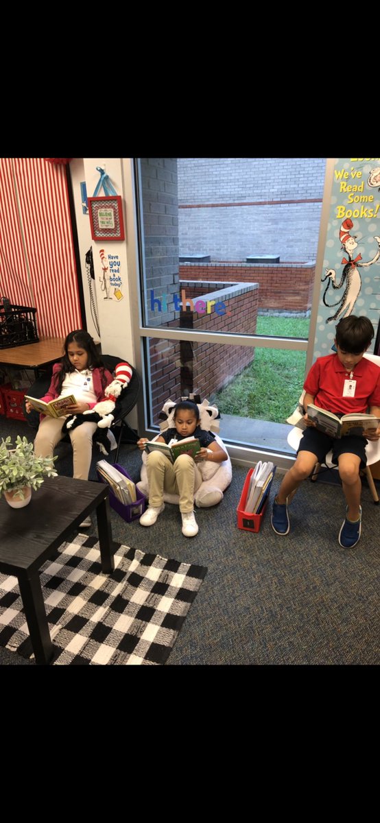haileychac's tweet photo. We love independent reading time here at Schulze Elementary #booksinhand #loveforliteracy https://t.co/2MHIEPWLYc