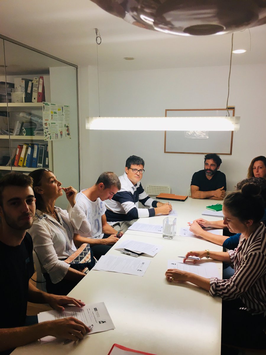 HumansFest's tweet photo. ¡La primera reunión con el voluntariado del Humans Fest 2020! Gracias a todos por venir y a @teika_es por el piscolabis.  #humansfest2020 #festival #filmfestival #ddhh https://t.co/Bl1Y8STVY3