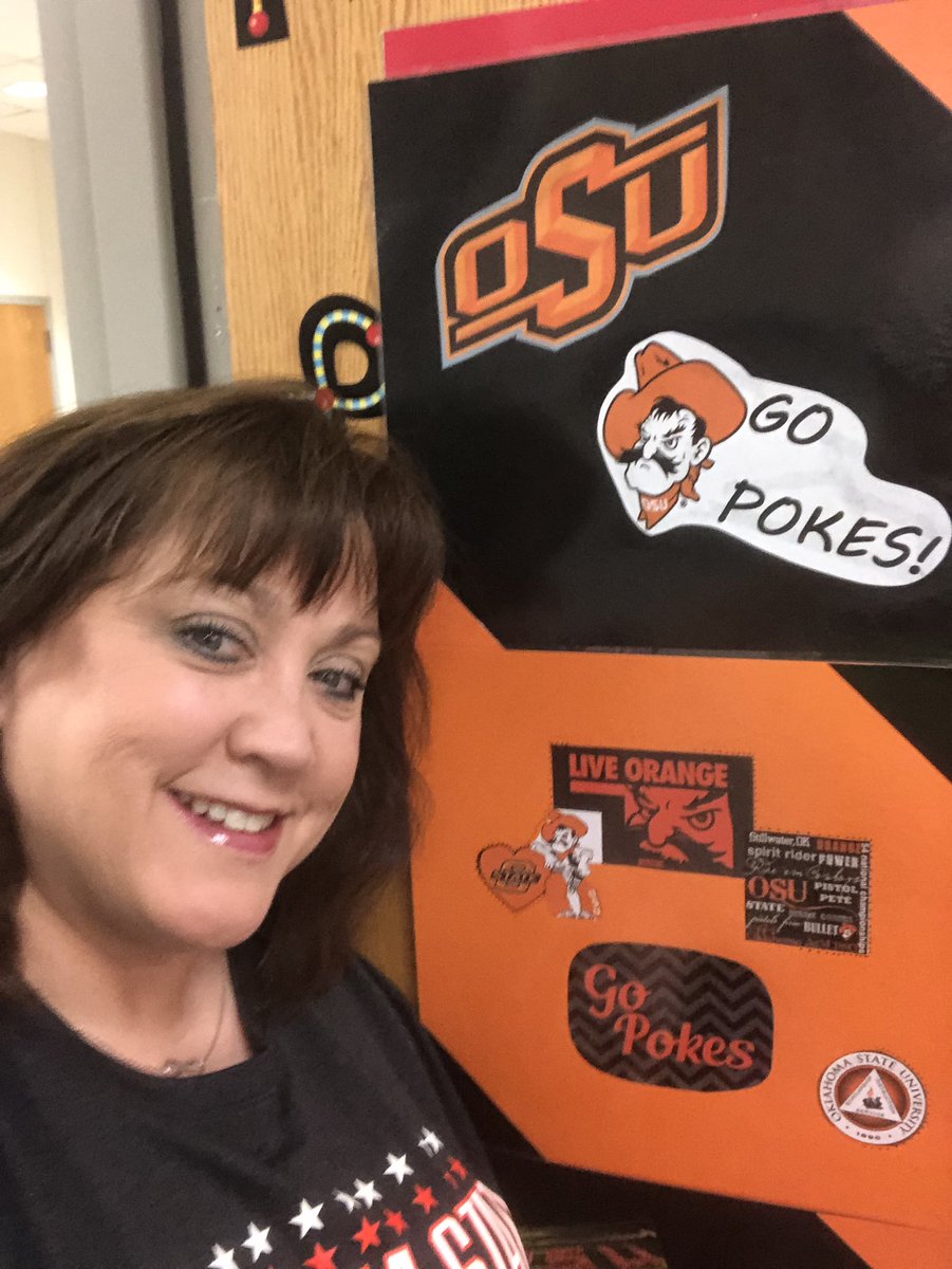 adadams47's tweet photo. A little black and orange for college week at CHS. @Cen10titans @Cen10Counselors #ourfisdstory #friscofutureready #titantags https://t.co/Uvkv1Sd8IG
