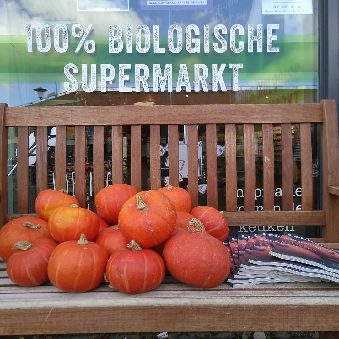 NatuurwinkelC's tweet photo. Pompoenentijd!!!

Weet je een leuk pompoenrecept? 😋
Ga naar onze Facebook pagina, like de pompoenenpost en deel je recept. 👇
https://t.co/zIldZeyvkv

Wij delen 5 pompoenen uit voor de 5 origineelste recepten. 😁 https://t.co/MfBSBmGLcy