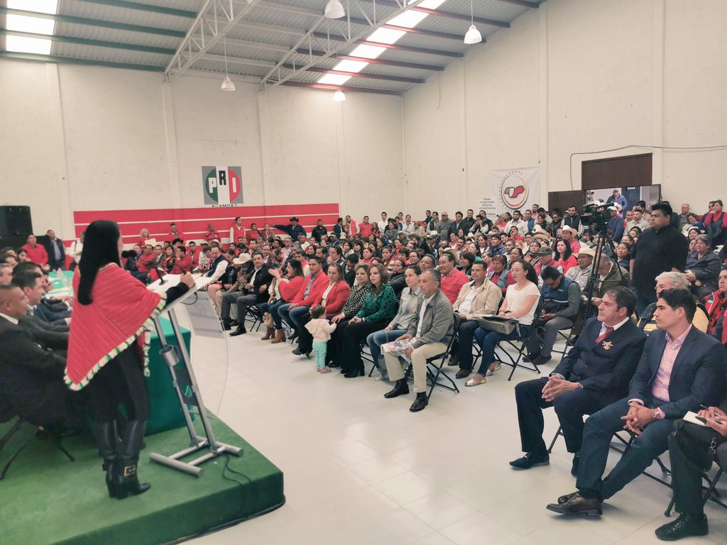 PRI_Acambay's tweet photo. Hoy la Presidenta del @PRI_EDOMEX @ALEJANDRADMV toma protesta al Consejo Político Municipal, Seccionales y Dirigencia Municipal 2019-2022.
#ManosALaObra https://t.co/nR4tmAqUcn