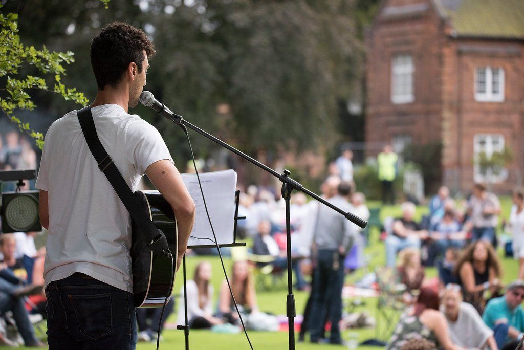 From live music to comedy nights &amp; charity fundraisers to special tasting menus, there's always something new going on at the Priory Hotel in Louth! 

aroundaboutbritain.co.uk/Lincolnshire/1…

#LiveMusic #BnB #Louth #Lincolnshire #Dining #Accommodation #ComedyNight #Staycation #England