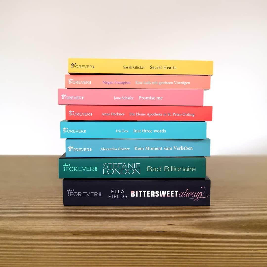 So hoch ist unser Buchstapel der heutigen Neuerscheinungen! 😍🎉📚 Entdeckt ihr ein Buch, das unbedingt in euer Buchregal einziehen muss? 

Alle Bücher könnt ihr unter bit.ly/shop-neuheiten entdecken!