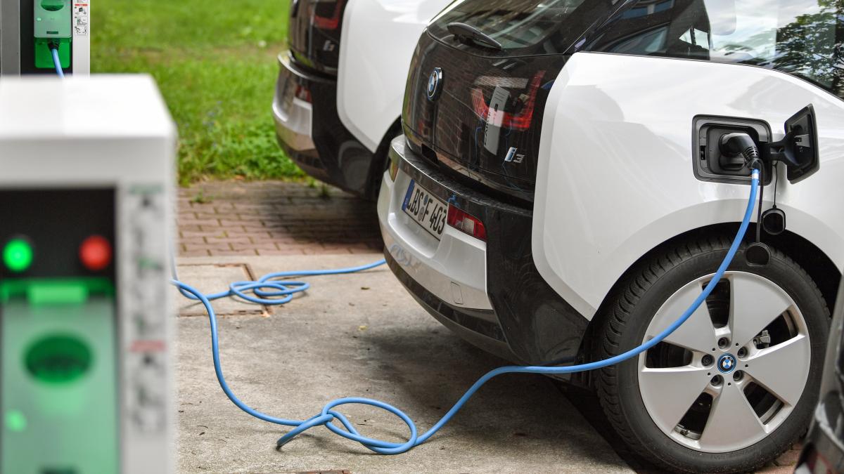 pswelt's tweet photo. Das Für und Wider des Elektroautos https://t.co/8JPcvvZKEs https://t.co/Xcj0TaRmrQ