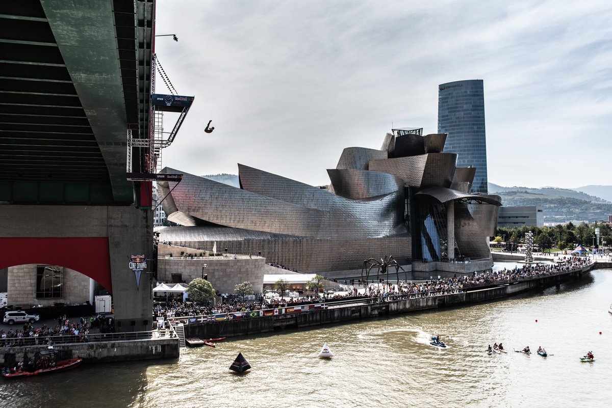 Salaketa jarri diot Red Bull-i Bilboko jauziak <a href="/ArrospideIraitz/">Iraitz Arrospide</a> en omenaldiaren egun berean jartzeagatik. Ederra datorkie...