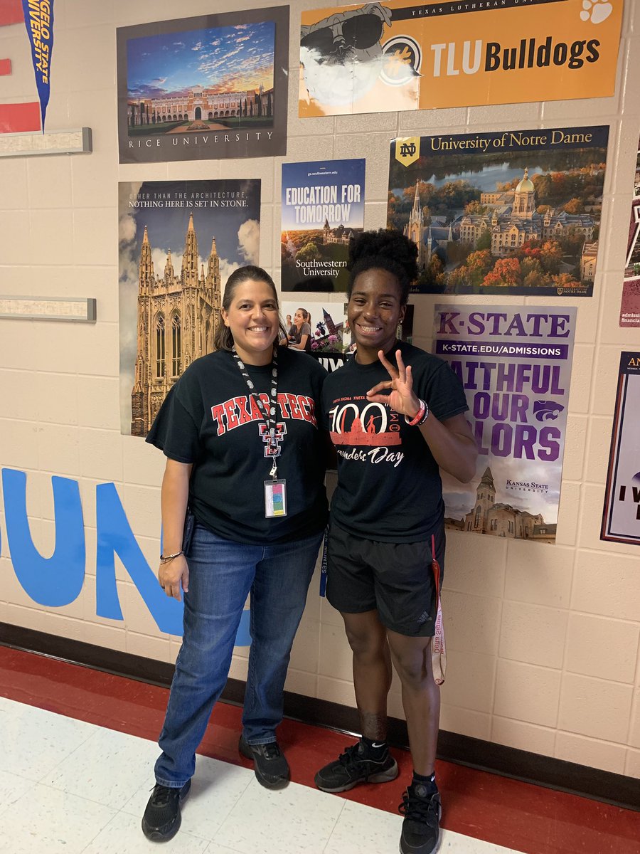 ZYDST_'s tweet photo. Chapter President Deja Keys delivered school supplies from the “Back 2 Life, Back 2 Reality School Drive II” to Gilbert Elementary this afternoon. Special thanks to all of the @uiwcardinals students, faculty, & Sorors for their contributions! #ZYMADE 🐘🔺 https://t.co/iTD8rXQMde