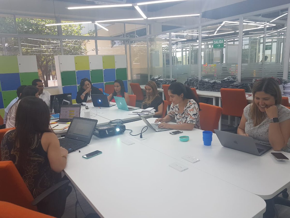 mooc_espol's tweet photo. Capacitación de ejercicios edX para equipo #MOOC #DesingThinking💡🤓

cc
@cparedesverduga
@paherrera1975 
@MBustamanteLeon
@guidocaro
@sharonguaman 
@OtiliaAlejandro 
@MaferMoraG 
@dmpesantez https://t.co/WdX63aKZtQ