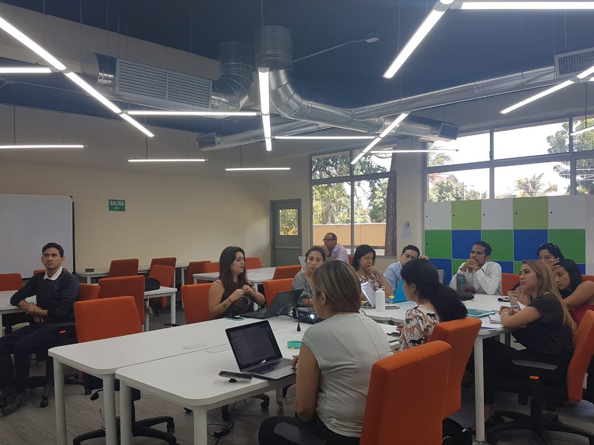 mooc_espol's tweet photo. Capacitación de ejercicios edX para equipo #MOOC #DesingThinking💡🤓

cc
@cparedesverduga
@paherrera1975 
@MBustamanteLeon
@guidocaro
@sharonguaman 
@OtiliaAlejandro 
@MaferMoraG 
@dmpesantez https://t.co/WdX63aKZtQ