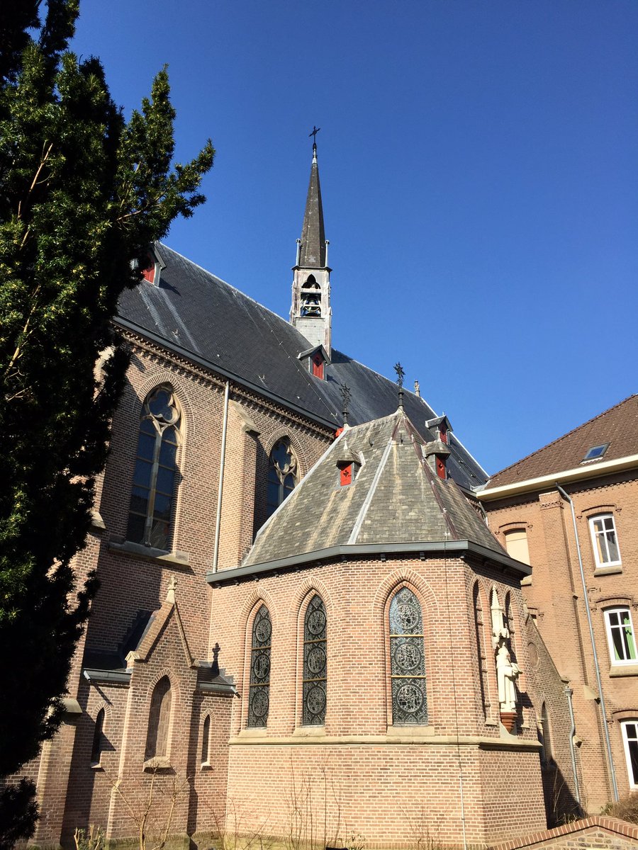 peterleechmuso's tweet photo. Settled into @KloosterHuissen ahead of rehearsals for concerts next week commemorating the 75th anniversary of #operationmarketgarden with music by #Pekiel #Parry #HugoDistler #Tallis #JohannChristophBach & honoured to have been asked to write a new work for the event too. https://t.co/XNarwrWZbE