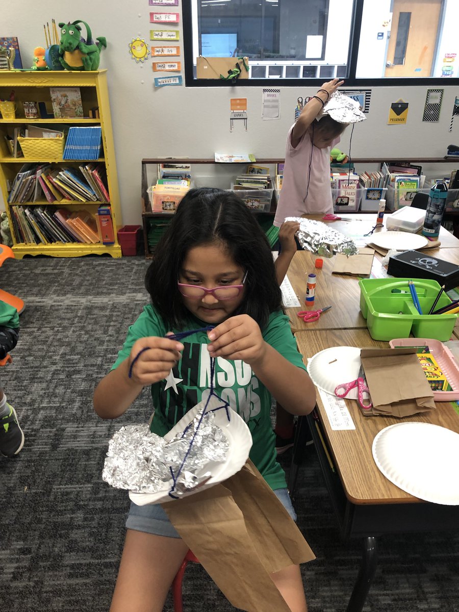 Lindsay Little tweet media