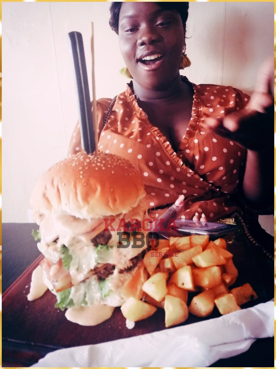 Karoka237's tweet photo. 🚨🚨NO COMMENT 🚨🚨 just #hamburger_moster 😳.
#youneedit #camburger #karoka237 #karaoke #funadvisor #kathalog1 #hamburger #junkfood https://t.co/qRl9LQxnwW