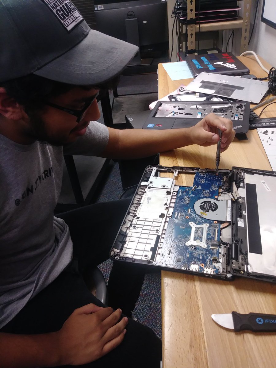 #SHSFLAGSHIP💻 Student Niko G replacing laptop motherboard. Hands on experience getting ready for the real world! 🖥️ #CTE #ENDLESSOPPORTUNITIES #THESOCORROWAY