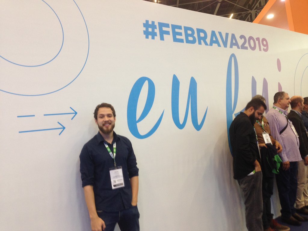 valfendha's tweet photo. Gente maneira, num lugar maneiro #febrava2019 https://t.co/WuR8lfJKx1