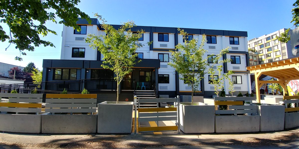 After just the first 6 months, 44% of people living in modular supportive housing in #BC report improvements in mental health + decrease in use of emergency services #HousingFirst bit.ly/2kjSi8g