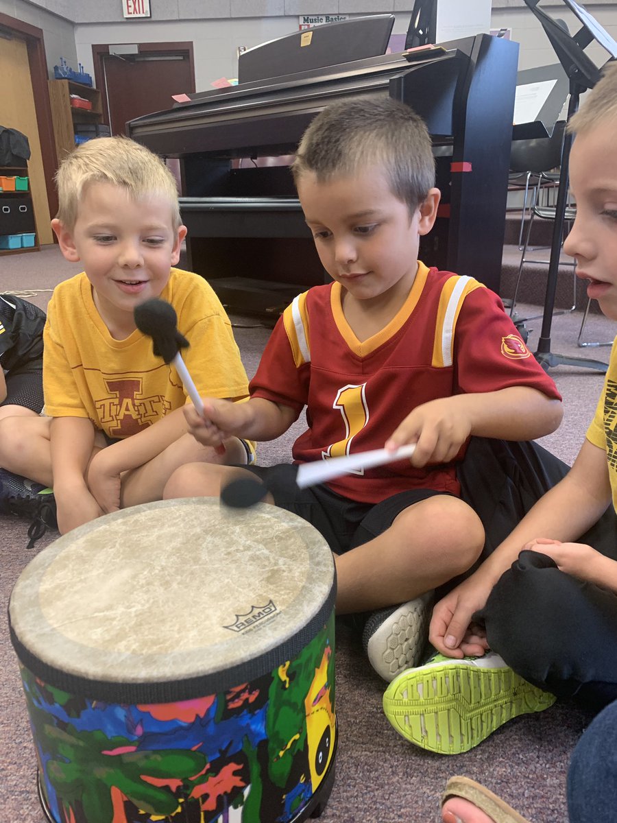 BaxterMusicDept's tweet photo. Today the kindergarteners got to explore drum sounds! https://t.co/C9S72oLg2V