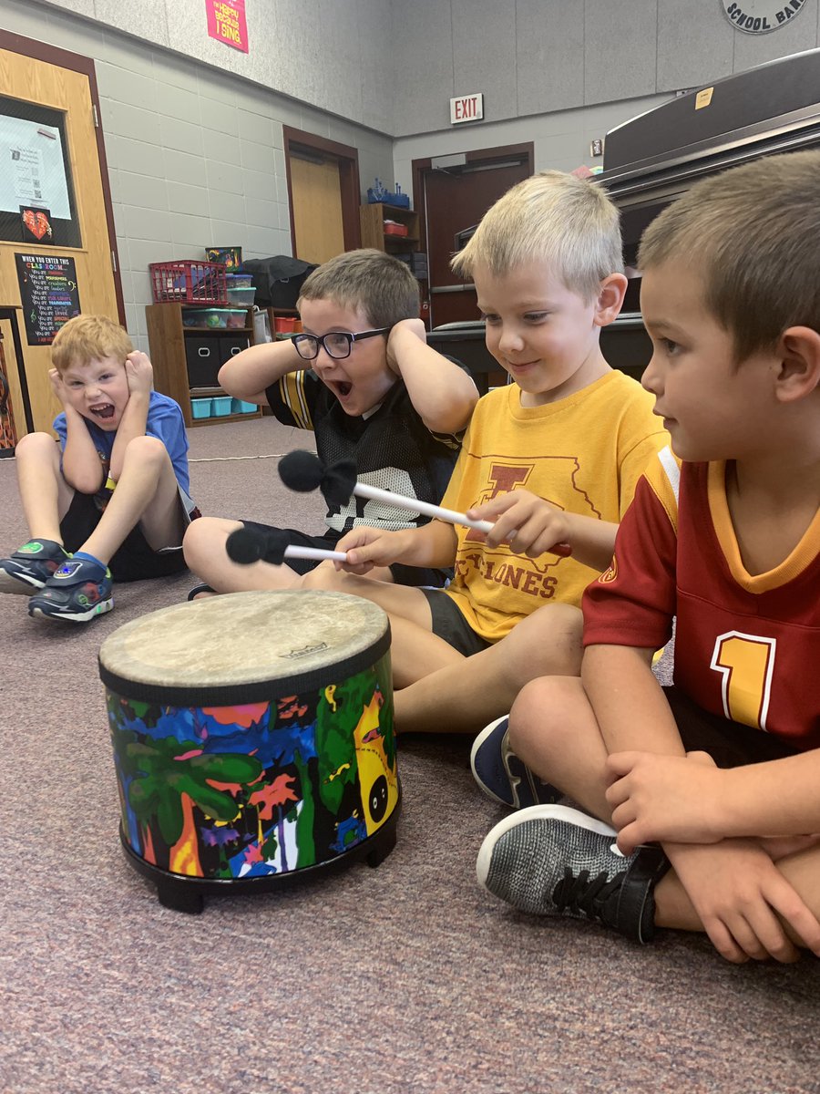 BaxterMusicDept's tweet photo. Today the kindergarteners got to explore drum sounds! https://t.co/C9S72oLg2V