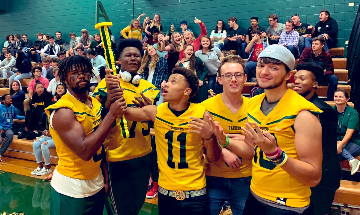 AmeliaCountyHS's tweet photo. And the winner of the spirit stick competition .... THE SENIORS! #BeatTJ #RaiderPride 💚💛 https://t.co/o3xeahvnIb