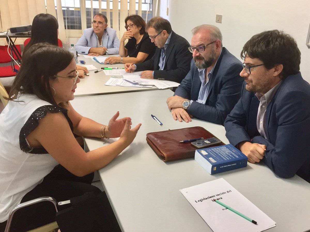 CORSO SAB n.2/2019(ex Rec) somministrazione alimenti e bevande. CONSEGNATI GLI ATTESTATI A TUTTI COLORO CHE HANNO SOSTENUTO GLI ESAMI DOPO IL CORSO ABILITANTE NELLA SEDE FORMATIVA #CONFCOMMERCIO RAGUSA <a href="/Confcommercio/">Confcommercio</a> <a href="/ConfcommSicilia/">Confcommercio Sicilia</a>
