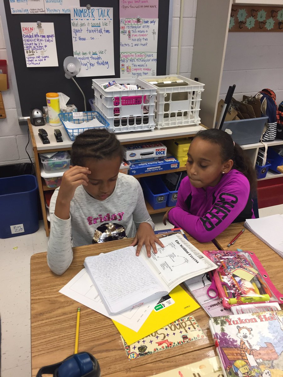 barrys_class's tweet photo. Fifth graders use self generated ideas to write a “flash draft” then share their writing with their peers. @CFESRedBirds @mrsfmdrake @fcpsnews #WritingCommunity #fifthgrade https://t.co/56DjDSBmqa