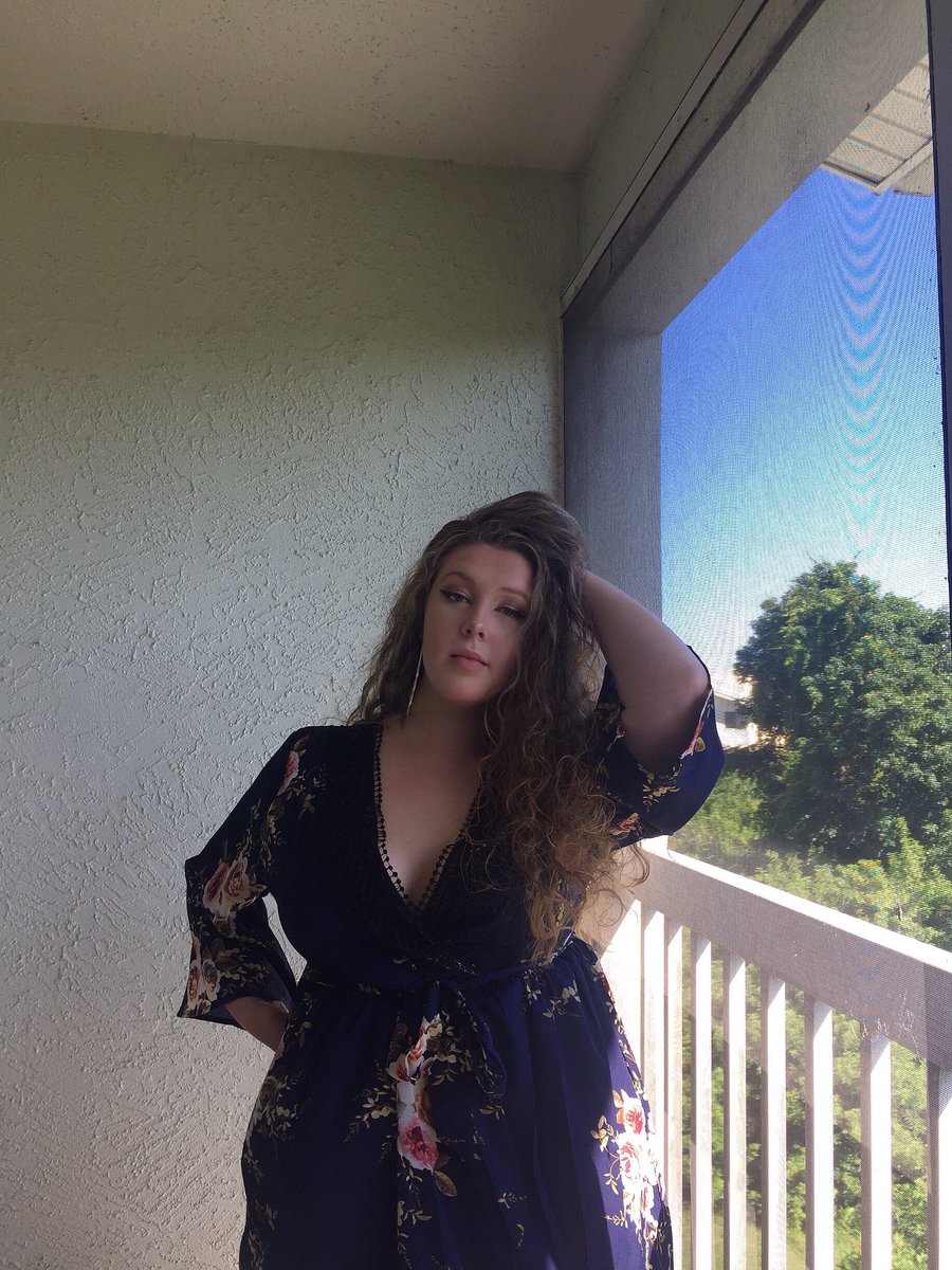MyNamesNotLizzz's tweet photo. @YoinsCollection hooked up to the cutest little dress for the summer! 🌞What do you think? 

15% off code: BEST15
20% off code if order over $65: BEST20 

#YoinsPlus #yoinscollection #plussizebloggers #plussizeinfluencer #curvygirlfashion #curvyandproud #Curv #honnormycurves https://t.co/HhmTAJ2aNa