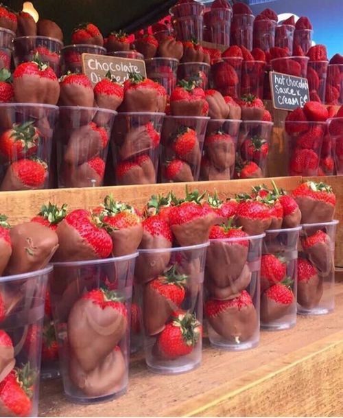 kayatableware's tweet photo. Perfect dessert idea for your wedding day. Your guest will love these Strawberry in a cup dessert idea.

#kayacollection #kayatableware #partystyle #party #eventplanner #events #wedding #weddingidea #weddingsupplies #occassion #disposable #plastic #dessert #strawberry #plasticcup https://t.co/1lsATZDlZi