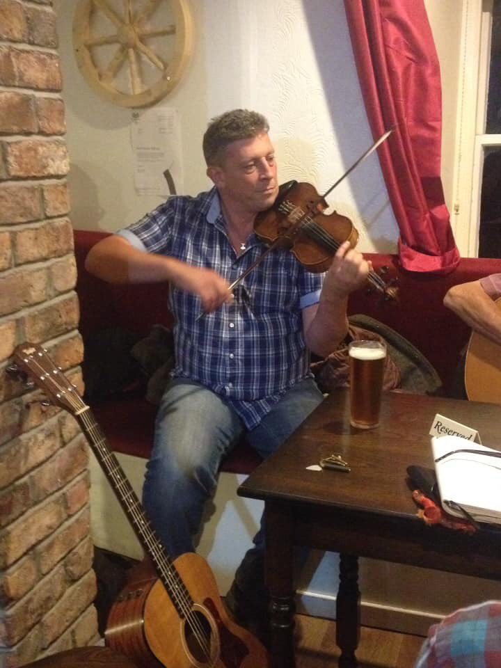 Come along to the Aberdeen Arms on Saturday 21st, 5-7pm to enjoy this open music session with Paul Anderson. All welcome to join in or listen.