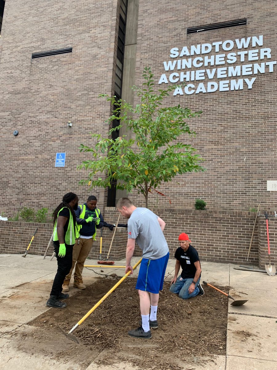 Community members joined @UnderAmour this week to give Sandtown-Winchester Achievement Academy a colorful and inspiring makeover. Thank you <a href="/UnderArmour/">Under Armour</a> and <a href="/HeartofAmericaF/">Heart of America</a> and all of the volunteers for their hard work to make this happen! #WeekofWill
